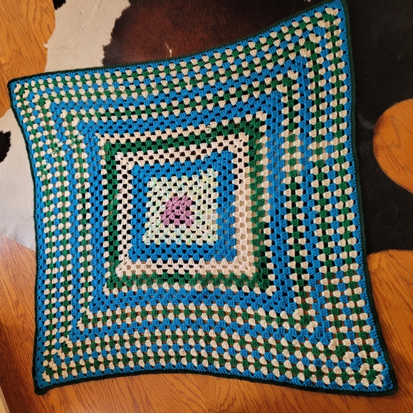 Vintage crochet blanket - Picture 4 of 4